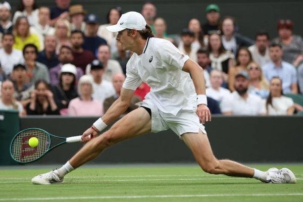 Novak u polufinalu - De Minor se povukao sa Vimbldona