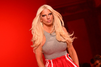 Jelena Karleuša poziva na nasilje nad studentima i građanima Srbije: „Vučiću, baci im Kobre da se igraju“