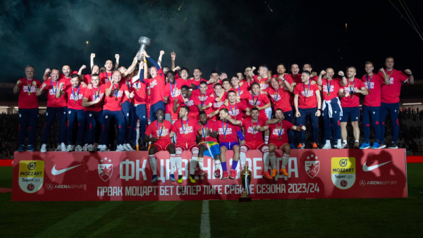Fudbaleri Crvene zvezde pobedom protiv Čukaričkog proslavili 35. šampionsku titulu