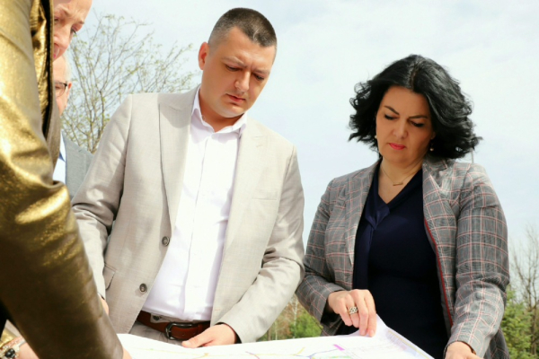 Staza za rolere, skejt park i teren za odbojku na pesku, novi sadržaji u parku „Čair“
