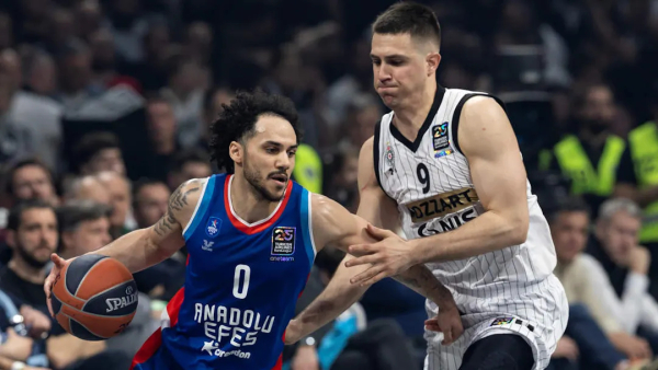 Dominantni Efes oduvao Partizan