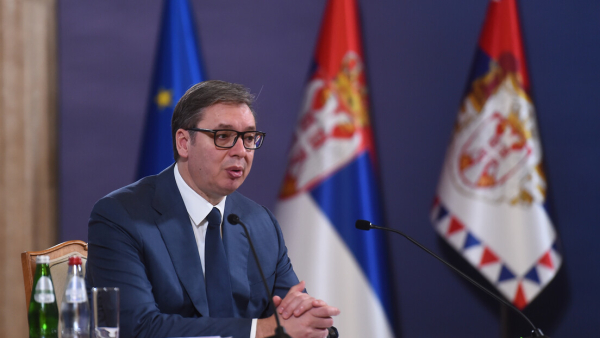 Vučić po starom: "Sutrašnji skup je ilegalan"