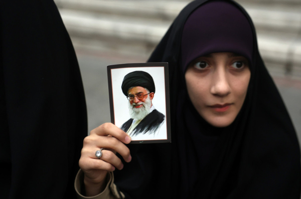 Iranska državna televizija: Ajatolah je ubijen