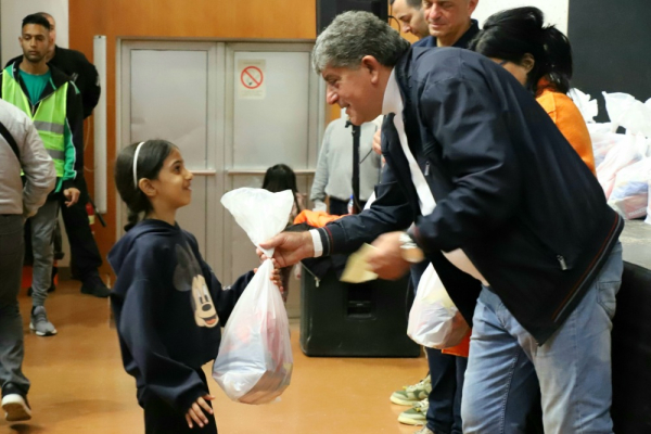 Lep gest Grada i GO Palilula: Paketići za decu za nastupajuće praznike