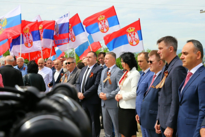 Povodom Dana pobede položeni venci na Spomenik stradalim sovjetskim vojnicima